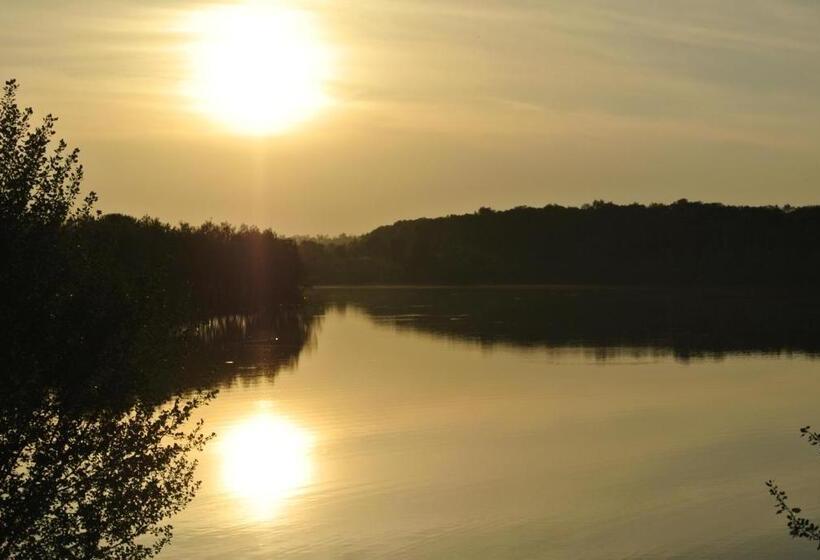 هاستل Vesyolaya Rochsha