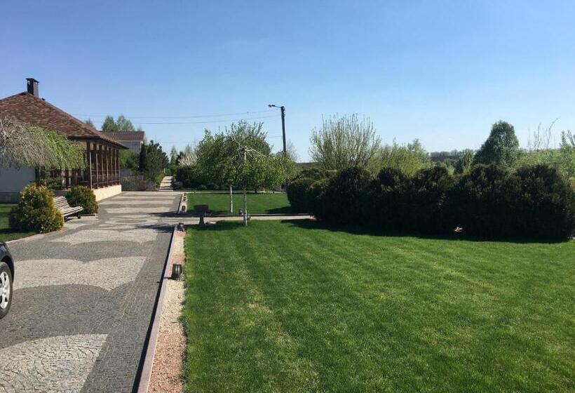 هاستل Vesyolaya Rochsha