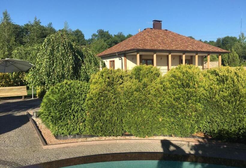 هاستل Vesyolaya Rochsha