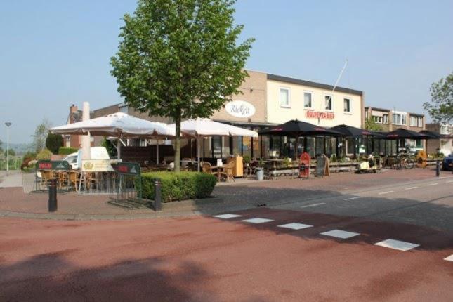 B&b   Eetcafe   Riekelt