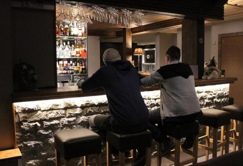 Beana Laponia   Wilderness Boutique Hotel With Safaris