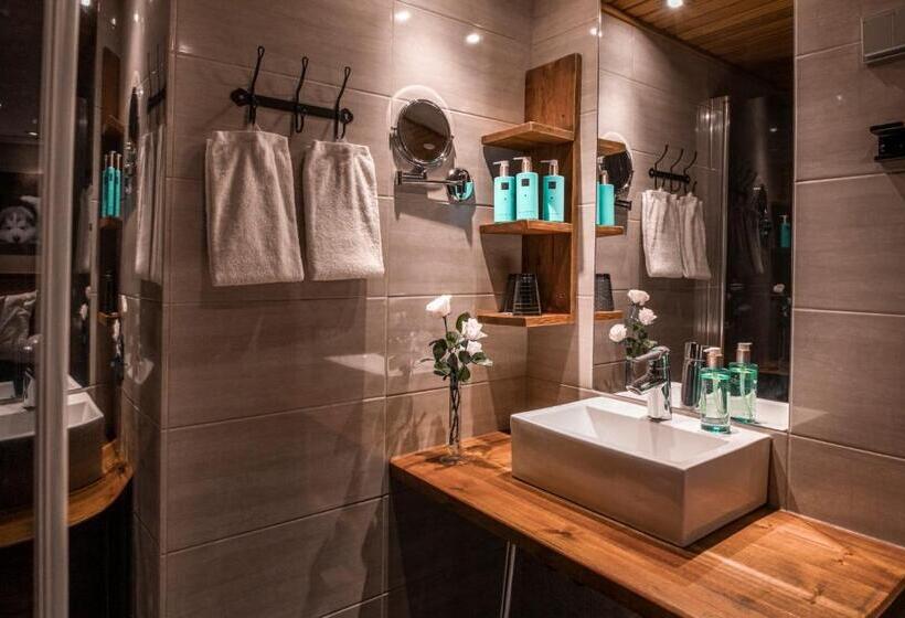 Beana Laponia   Wilderness Boutique Hotel With Safaris