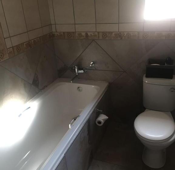 مبيت وإفطار Baobab Lane Lodge