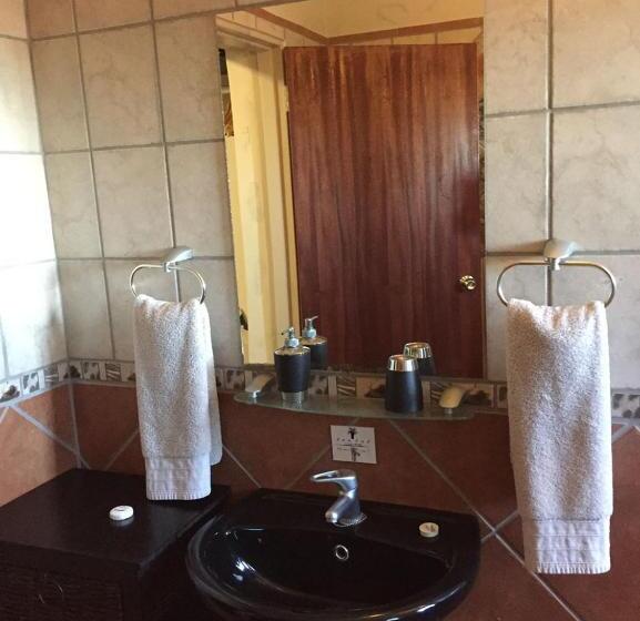 مبيت وإفطار Baobab Lane Lodge