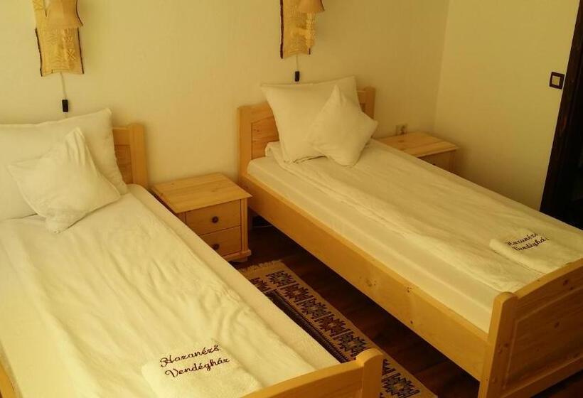 تختخواب و صبحانه Hazanéző Panzió