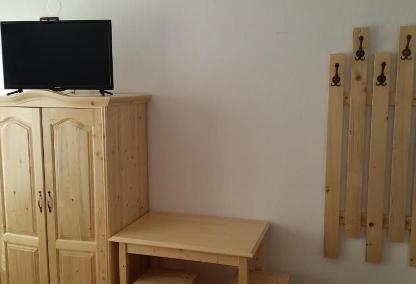 مبيت وإفطار Hazanéző Panzió