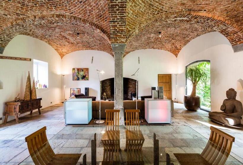 ベッドアンドブレックファースト Indrani Lodge