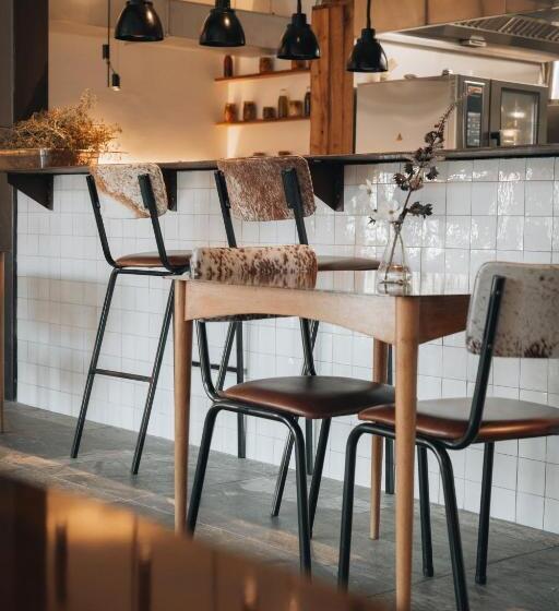 ベッドアンドブレックファースト Indrani Lodge