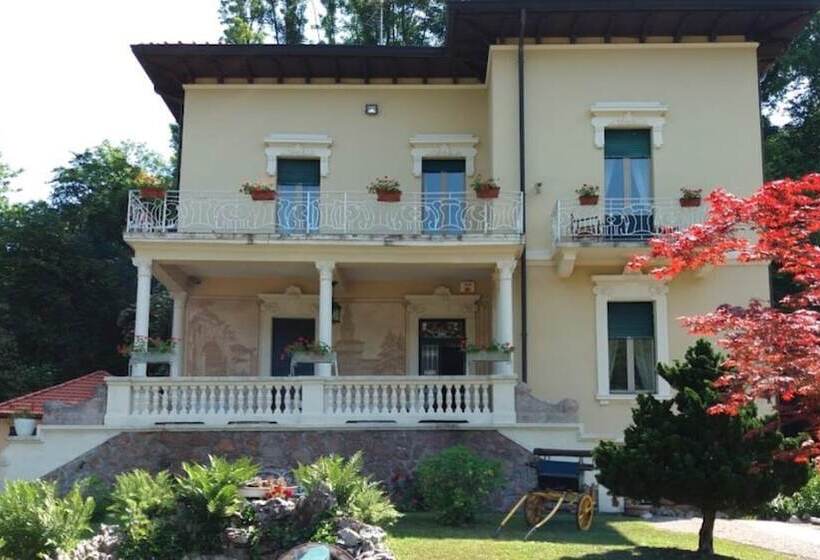 مبيت وإفطار La Villa Del Lago