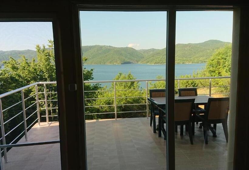 צימר Lakeview Estate Apart