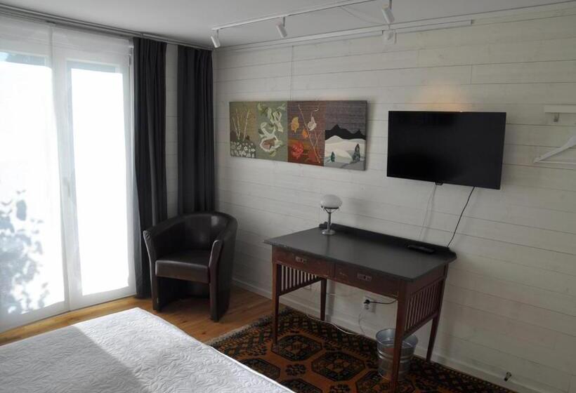 مبيت وإفطار Room In Ekestad