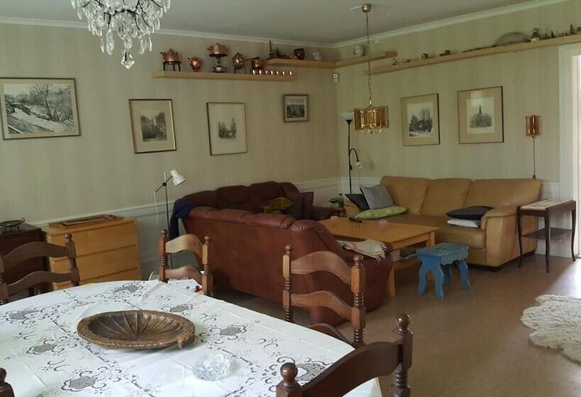 Bed and Breakfast Solmyra 56 Gästhem