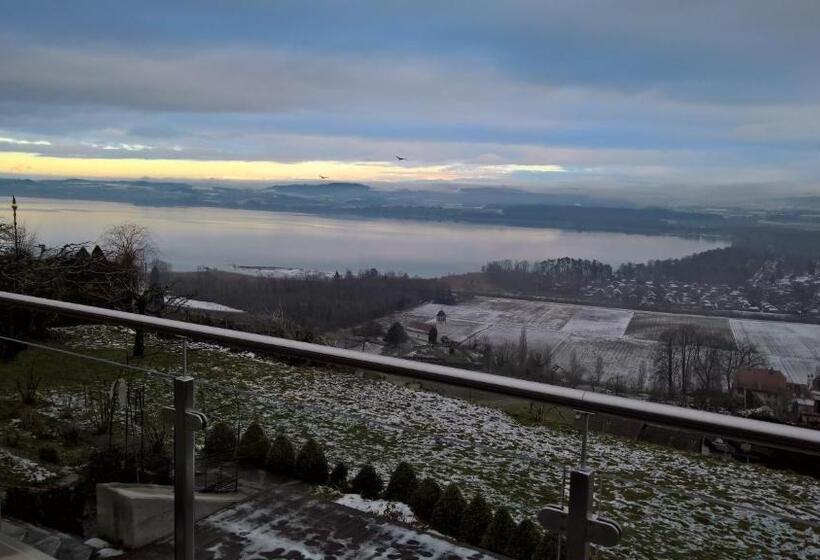 Bed & Breakfast Swiss Borzoi House