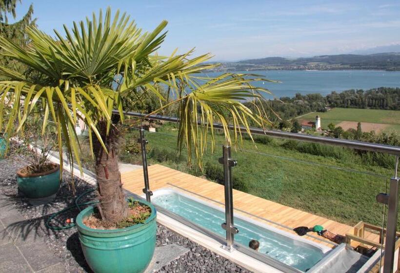 Bed & Breakfast Swiss Borzoi House