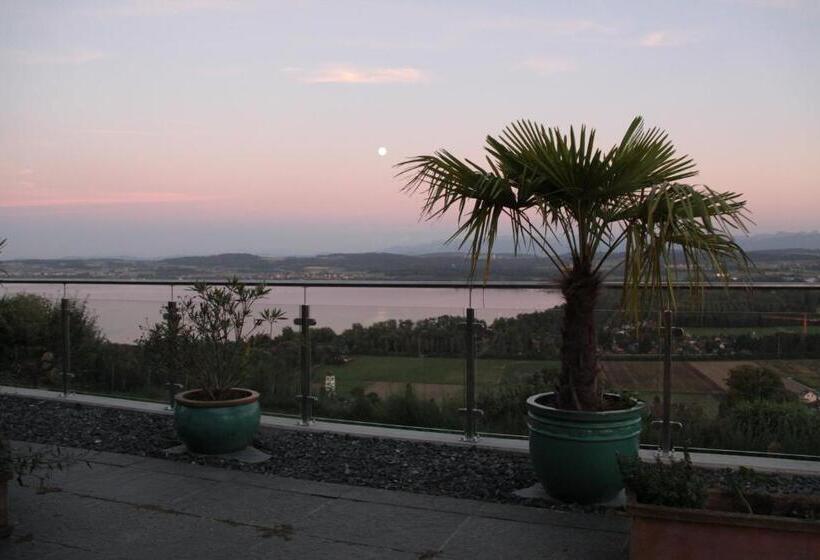 Bed & Breakfast Swiss Borzoi House