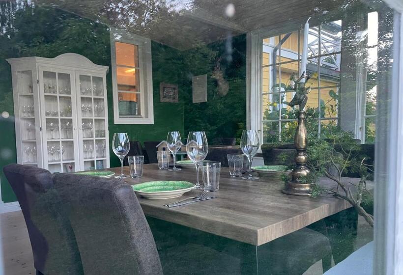 Fredriksons Vilt, Vin & Pensionat