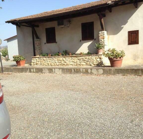 בית מלון כפרי Agriturismo La Carletta