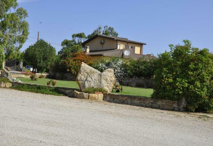 בית מלון כפרי Agriturismo Sechi