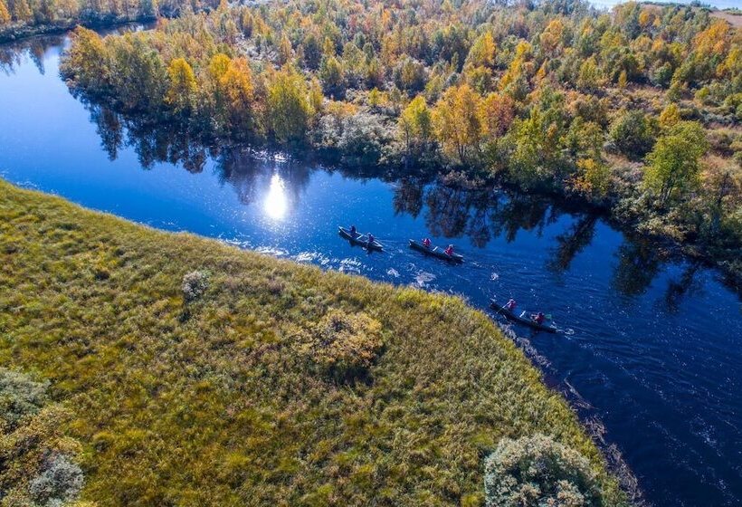 Отель Aurora Mountain Lodge