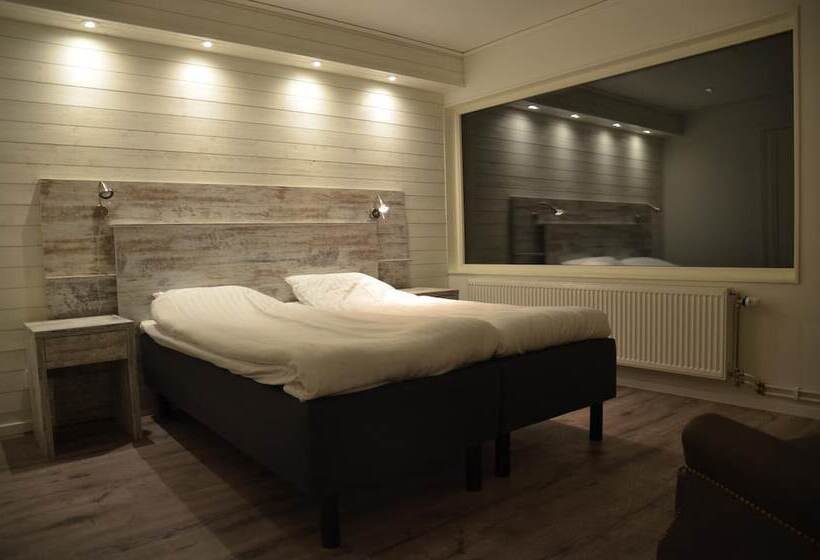 Отель Aurora Mountain Lodge