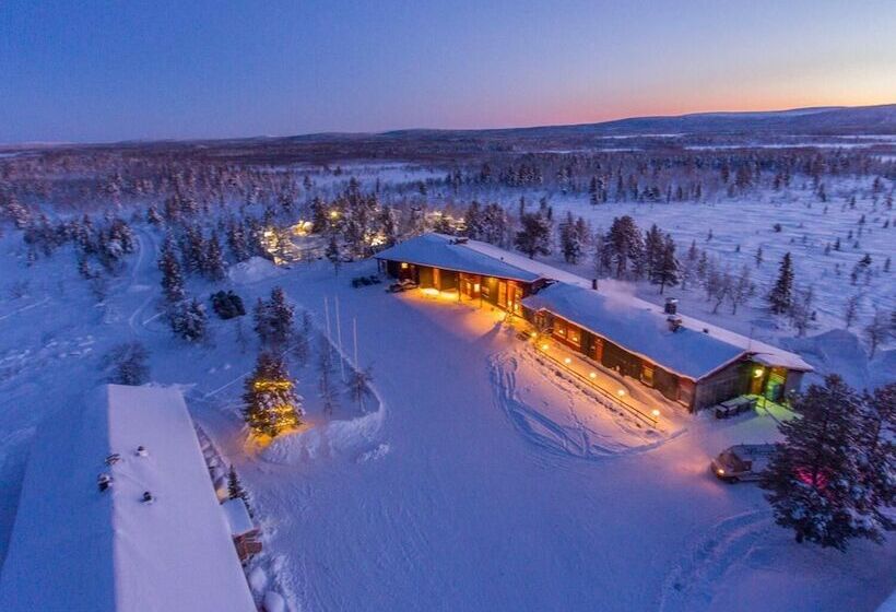 Отель Aurora Mountain Lodge