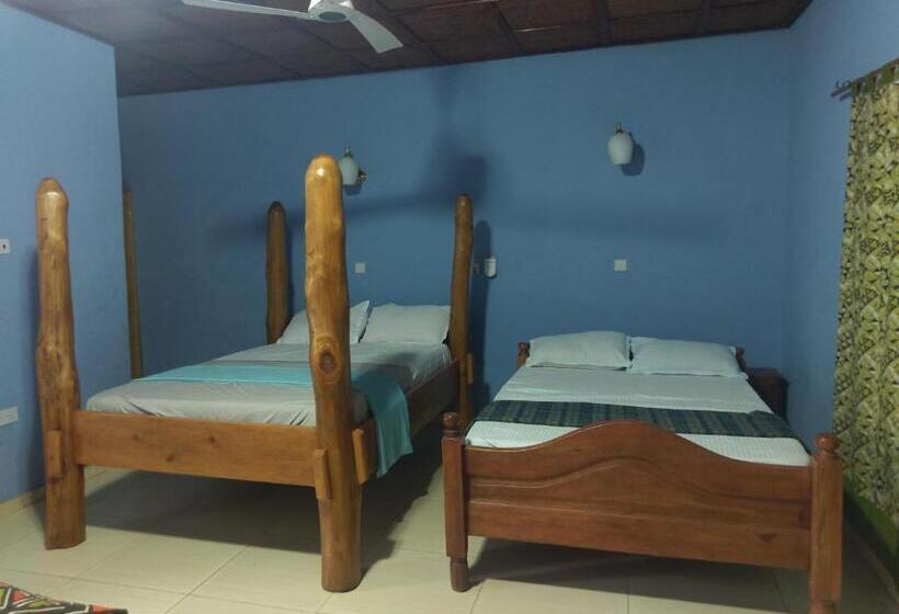 فندق Big Foot Safari Lodge