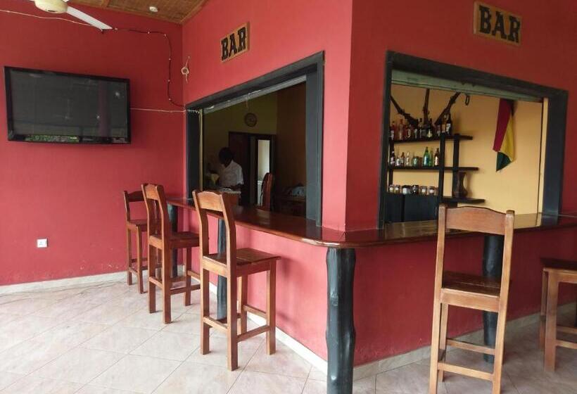 فندق Big Foot Safari Lodge