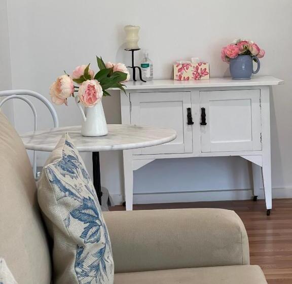 Отель Birchwood Cottage