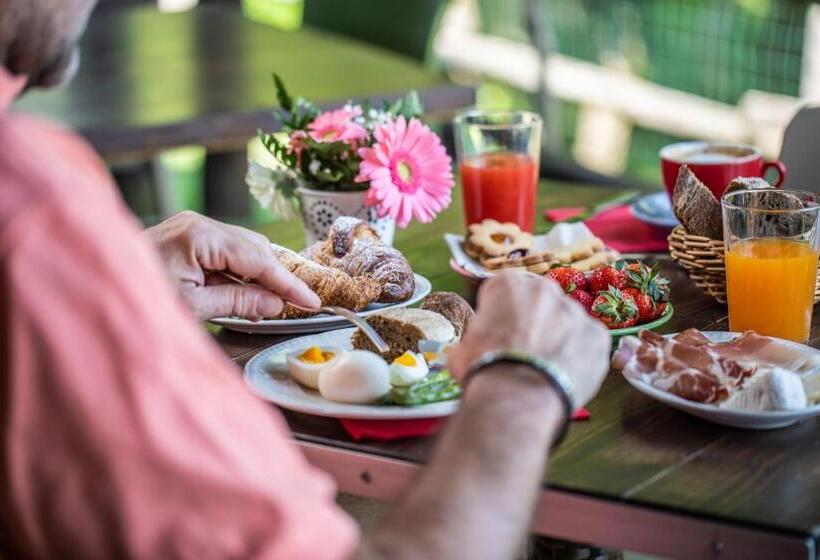 Отель Ca  Del Monte Resort