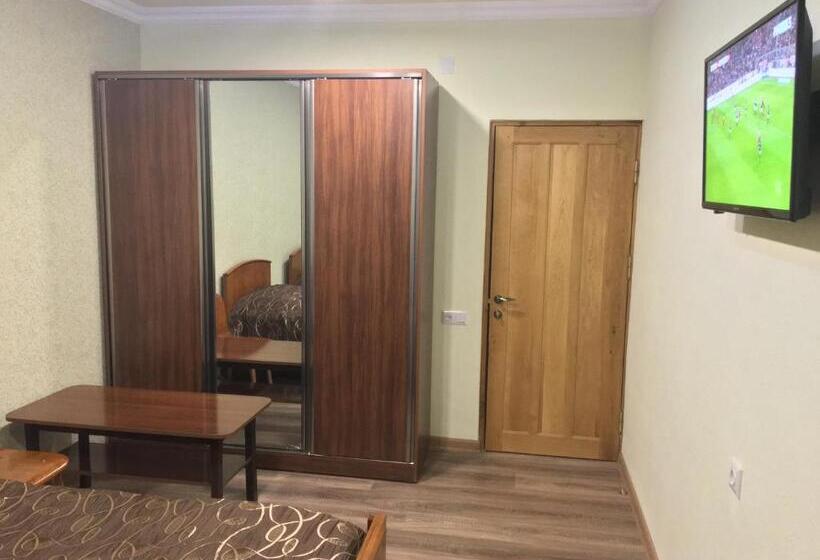 فندق Guesthouse Chambarak