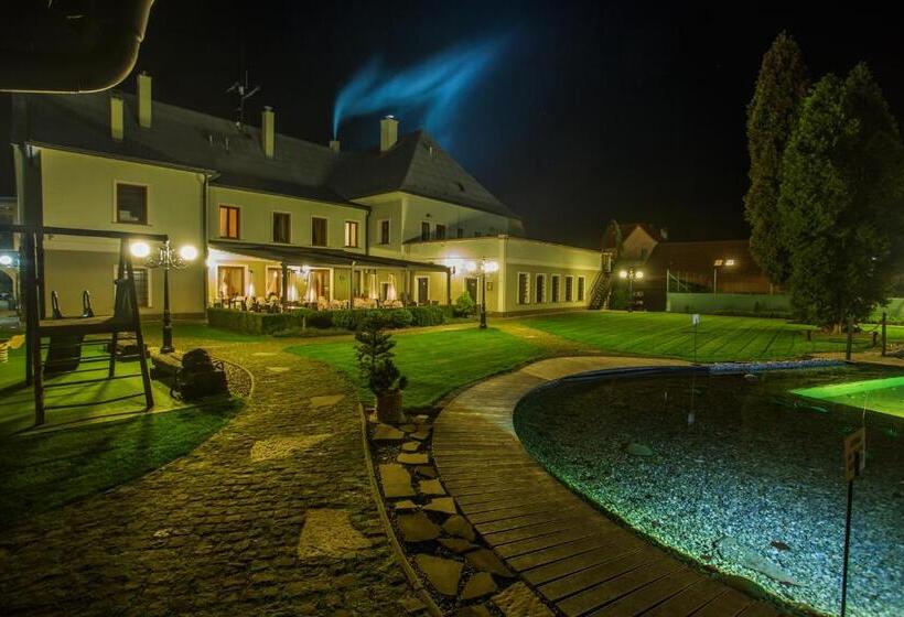 酒店 Kúria Beckov Penzión