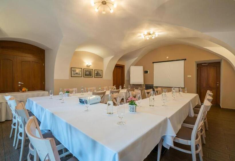 酒店 Kúria Beckov Penzión