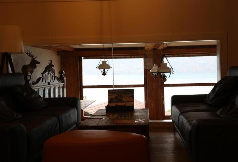 בית מלון כפרי Lakeview Bei Interlaken