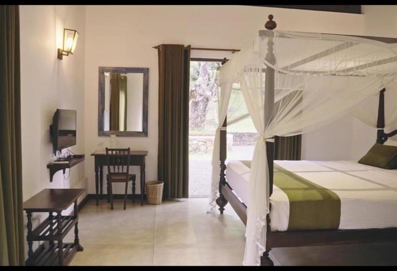 Отель Leaf Watagala