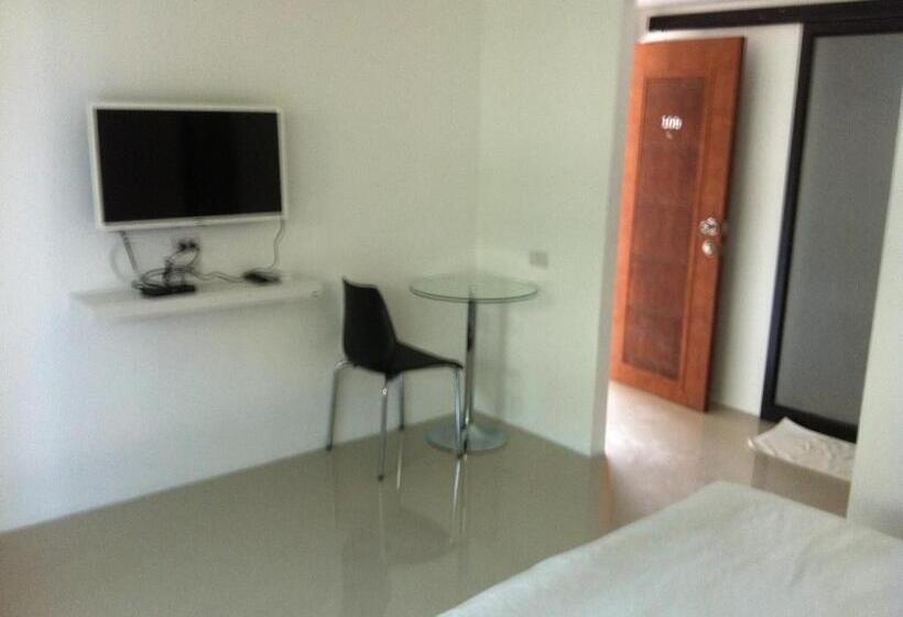 בית מלון כפרי Me2 Singhamuntra Resort Kamphaengsaen