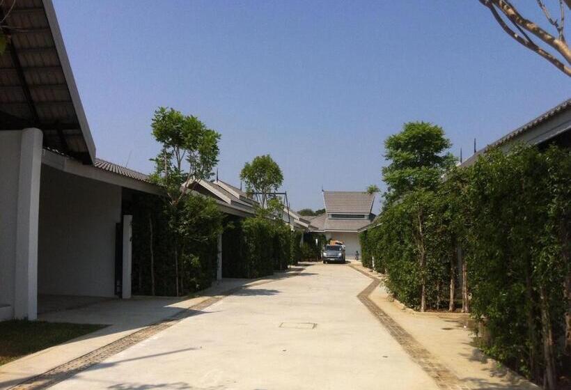 Hotel Me2 Singhamuntra Resort Kamphaengsaen