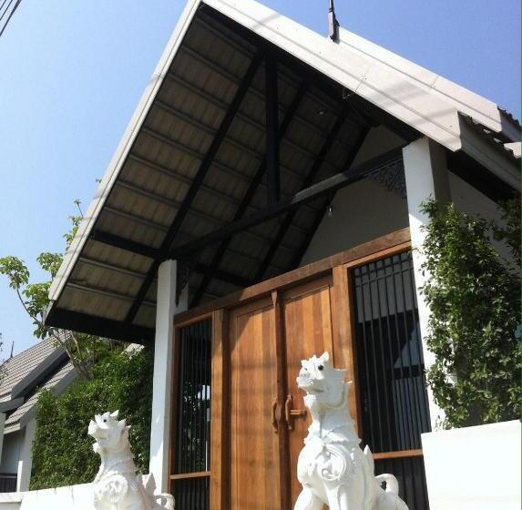 בית מלון כפרי Me2 Singhamuntra Resort Kamphaengsaen