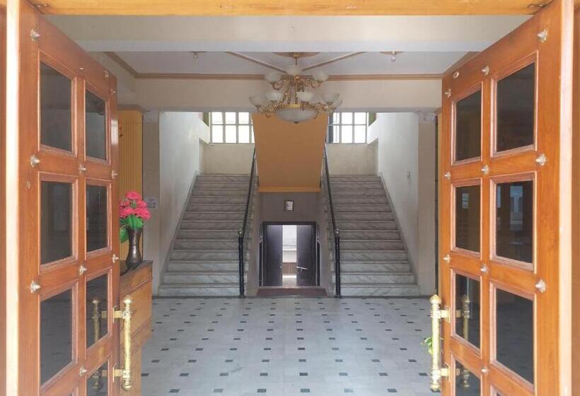 Отель Narayan Palace