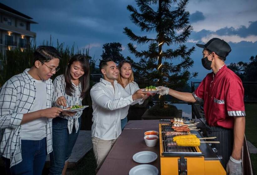 Nava Hotel Tawangmangu