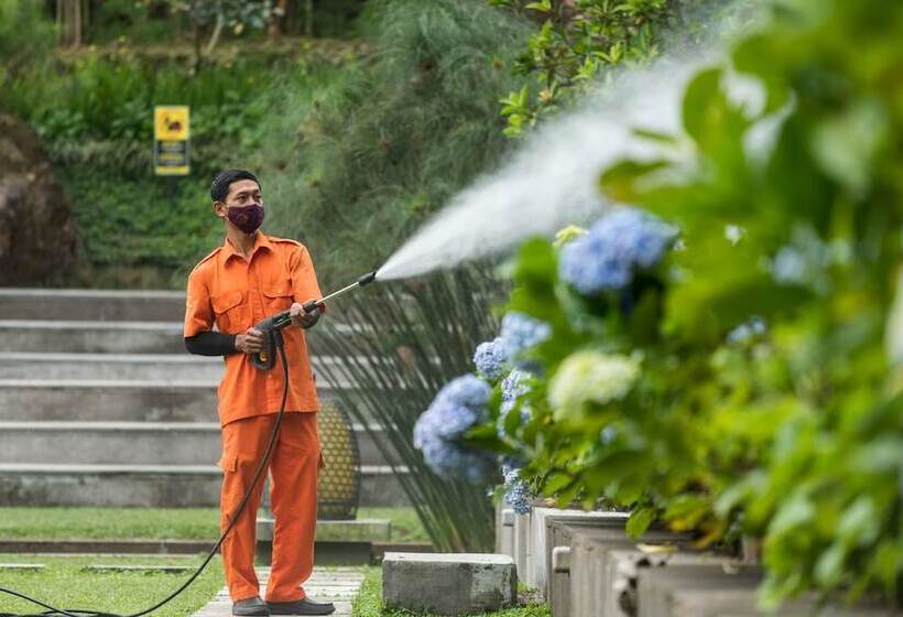 Nava Hotel Tawangmangu