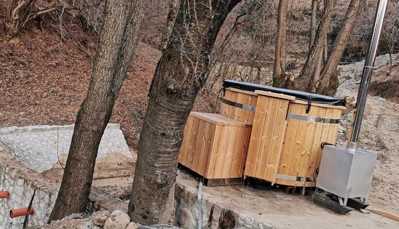 Отель Pensiunea Agroturistica Cerna, Vaideeni, Valcea