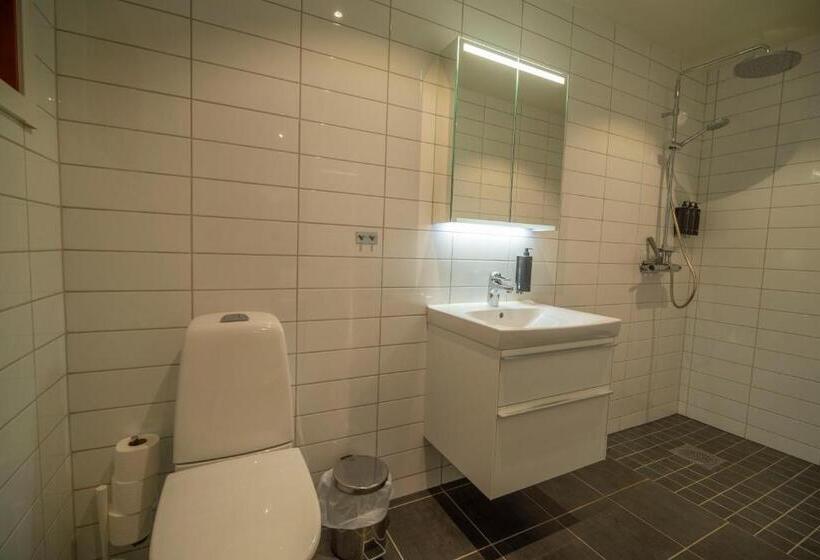 בית מלון כפרי Pinetree Lodge