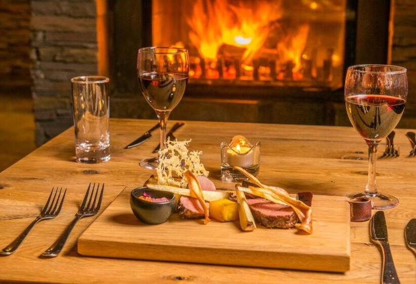 בית מלון כפרי Pinetree Lodge