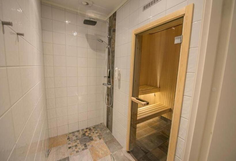 בית מלון כפרי Pinetree Lodge