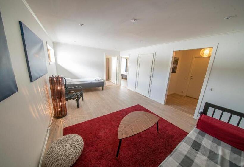 בית מלון כפרי Pinetree Lodge