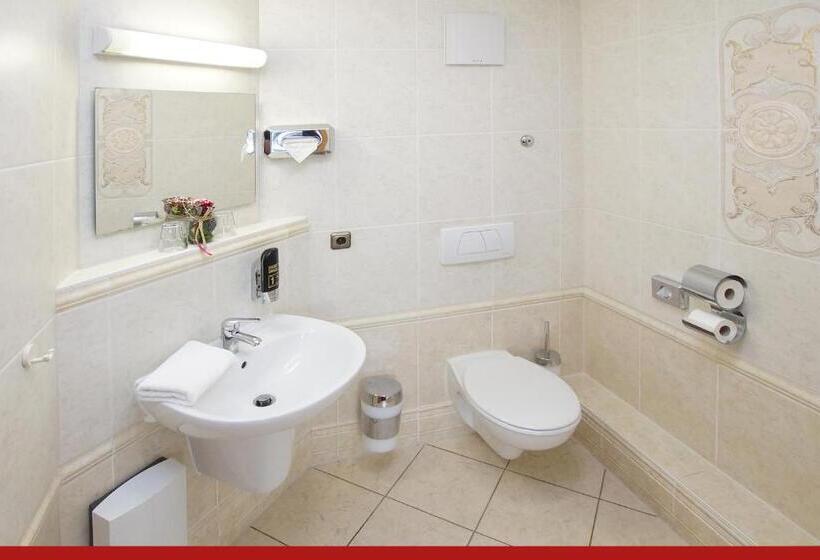 호텔 & Restaurant Zur Linde