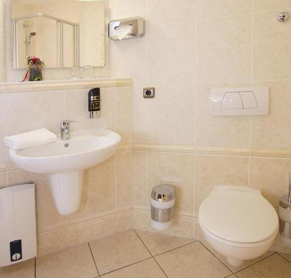 호텔 & Restaurant Zur Linde