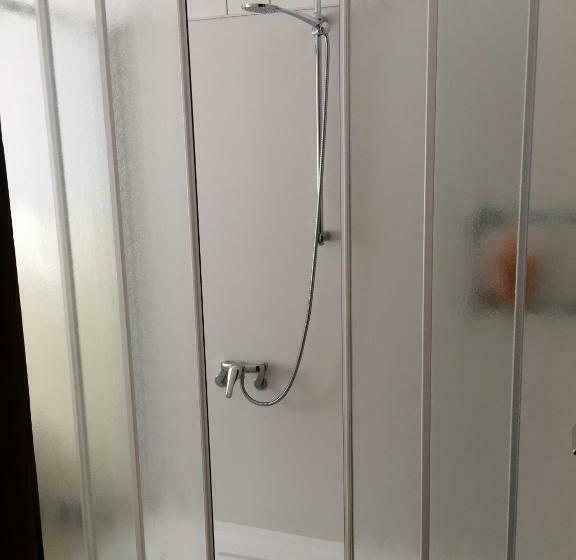 فندق Ristorante Bironico