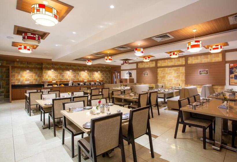 Отель Saradha Grande