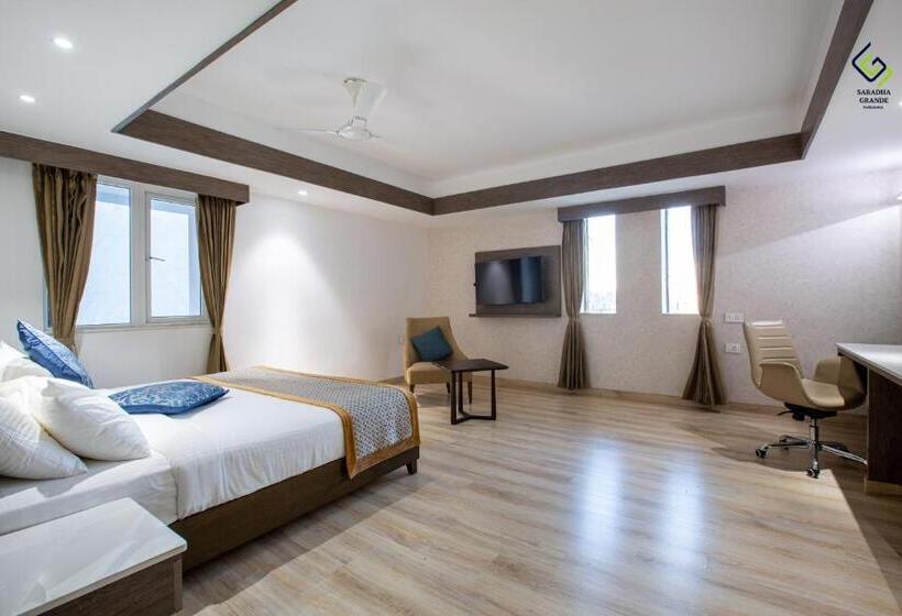 Отель Saradha Grande